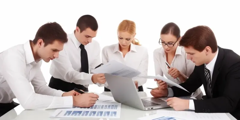 Biuro rachunkowe czy własna księgowość w firmie?